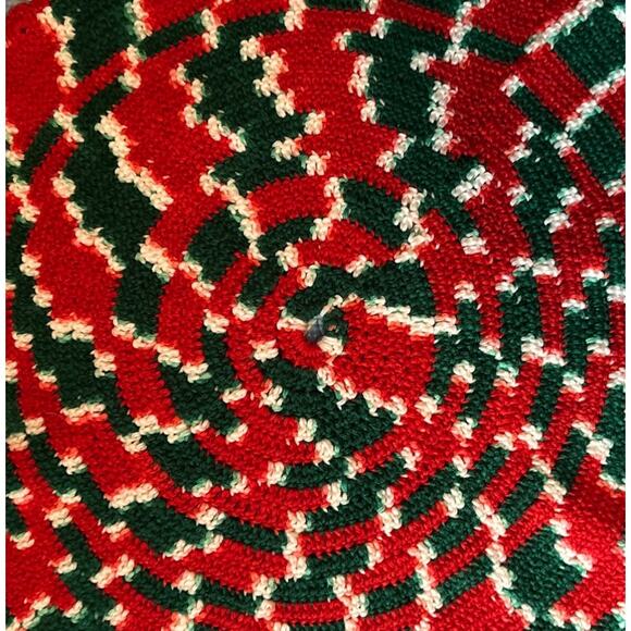 Crochet Holiday Red Green White Round 23" Placemat Table Cover - Picture 2 of 7